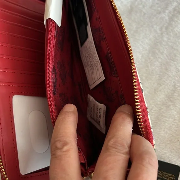 Loungefly Disney Snow White & The Seven Dwarfs Wallet – NWT long zippy wallet - Picture 3 of 4